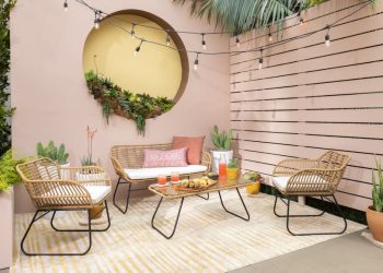 How to Style Modern Outdoor Conversation Sets for a Chic Look