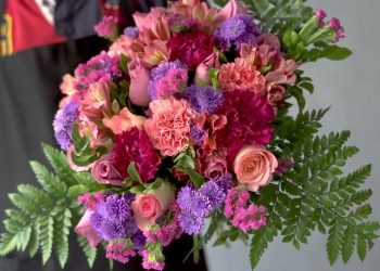 Mother’s Day 2025 Special: Best Flower Bouquets You Can Order Online in Mumbai & Navi Mumbai