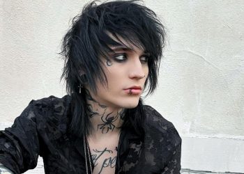 Johnnie Guilbert Height: How Tall Is the Emo YouTube Star?