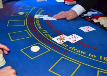 How to Play Blackjack Smart: When to Hit, Stand, or Split